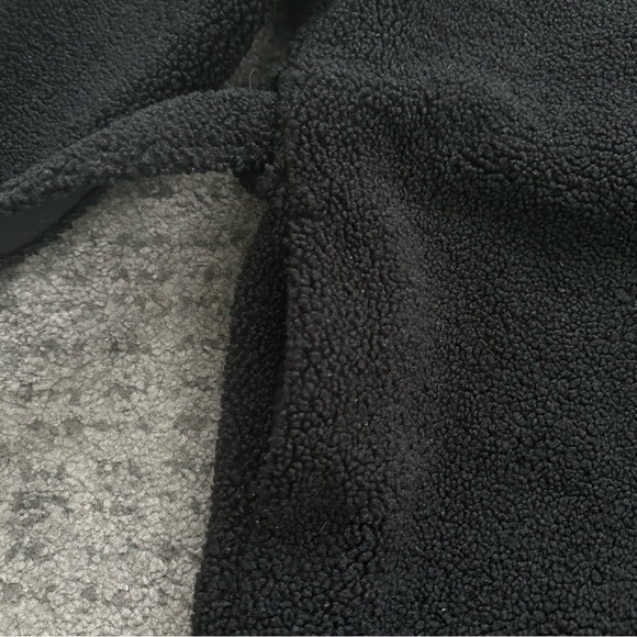 Uniqlo U Sherpa jacket with belt - Picture 7 of 14